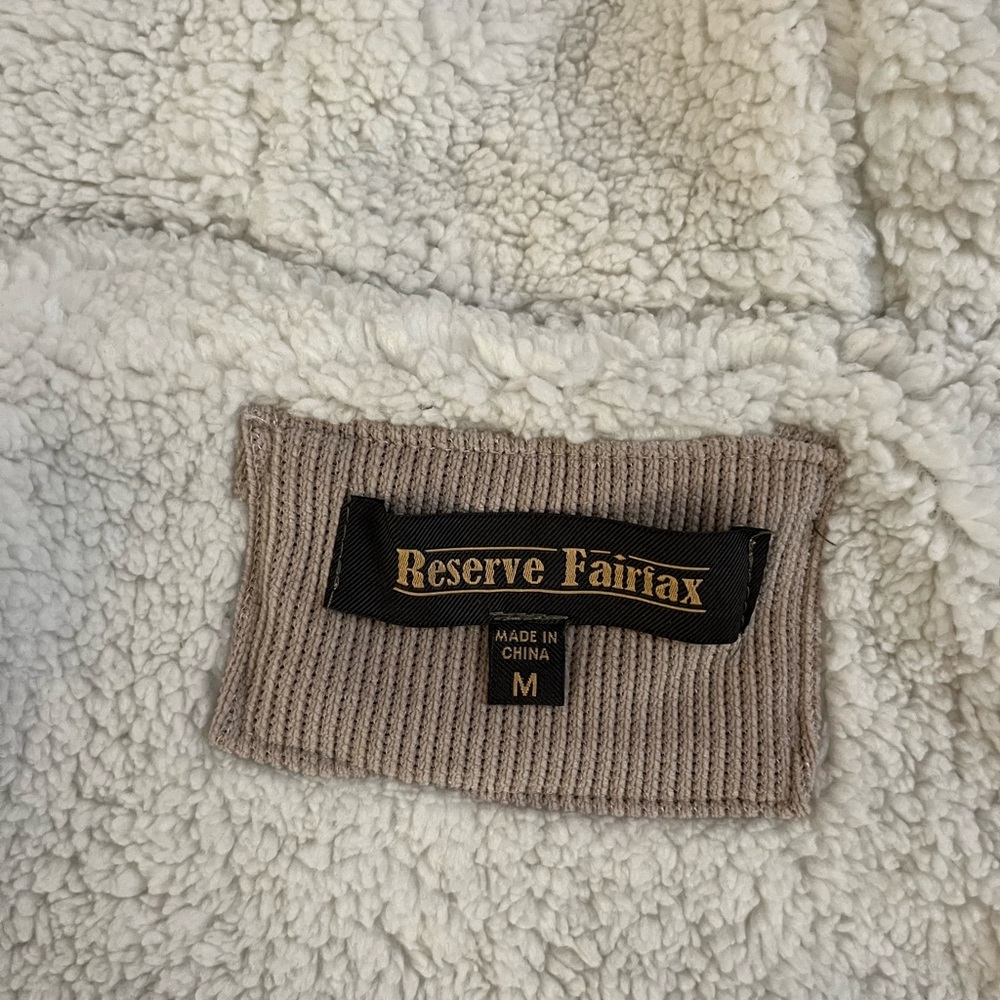 Tan sweater - Picture 4 of 4
